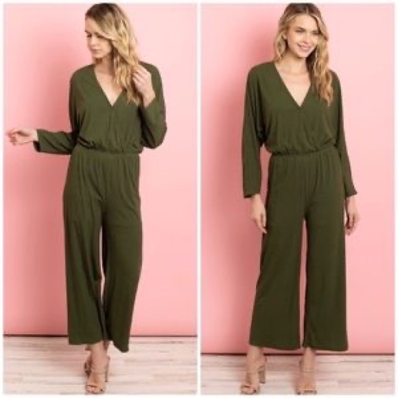 VERY J Olive Ribbed Surplice Long Sleeve Jumpsuit size medium - Picture 2 of 9